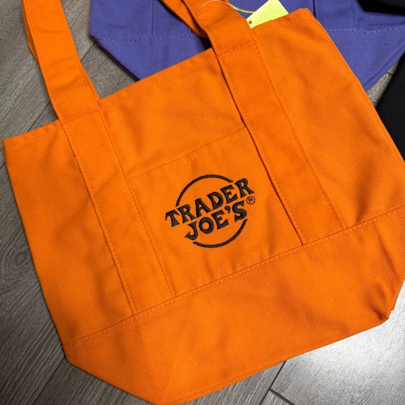 NWT - Trader Joe's Set of 4 Trick or Treat Canvas Tote Bag - - Picture 2 of 10